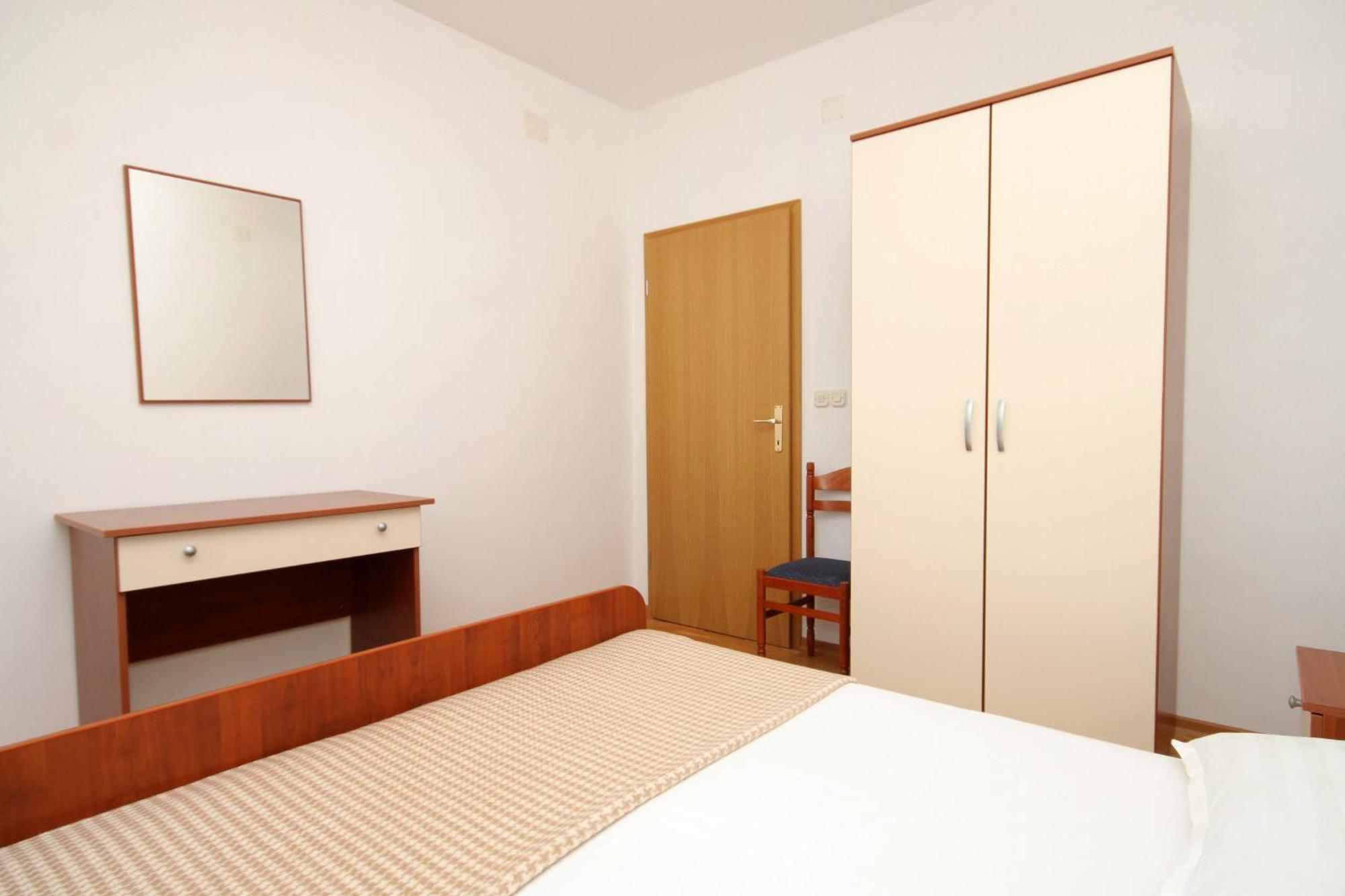 Apartments With A Parking Space Jelsa, Hvar - 8765 Jelsa  Habitación foto